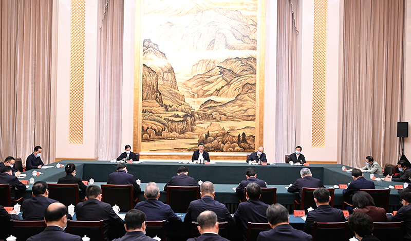 5月17日上午，中共中央总书记、国度主席、中央军委主席习近平在陕西西安主持中国－中亚峰会前夕，专门听取陕西省委和省当局工作汇报，颁发了沉要讲话。